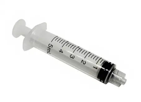 Шприц одноразовий 5 мл трикомпонентний Medicare Луєр Сліп із голкою 0.7х38 мм
